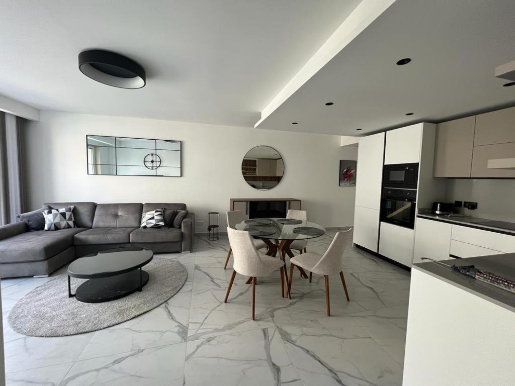 Skylark 2 Apartment With Terrace Is-Swieqi Bagian luar foto
